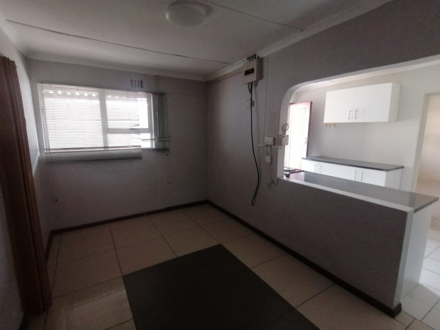 5 Bedroom Property for Sale in Lotus River Western Cape